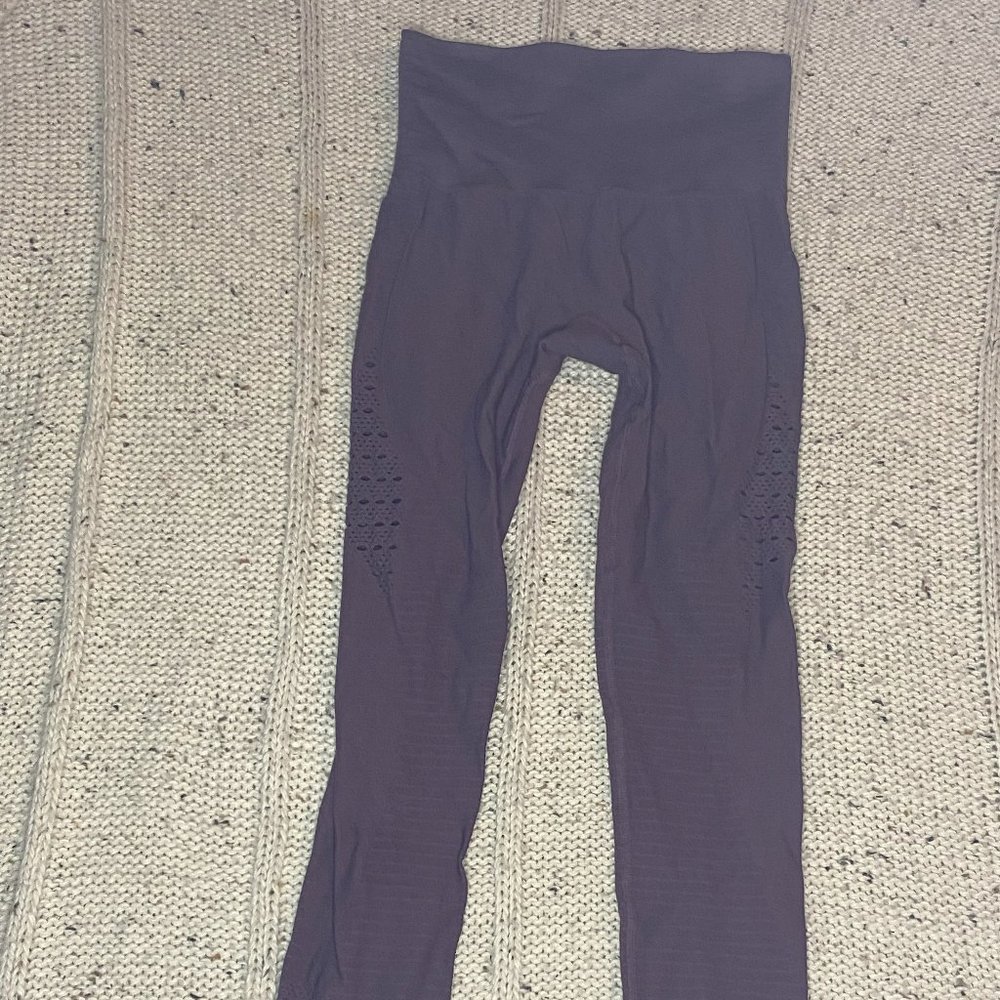 purple leggings